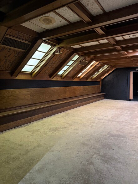 More Photos Of 221 W Randolph Ave, Enid Restaurant For Lease