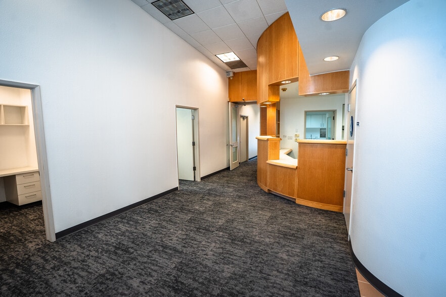 More Photos Of 816 W Yosemite Ave, Madera Medical For Lease