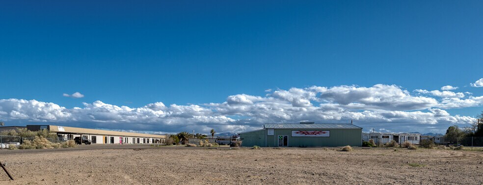 More Photos Of 1353-1363 Inyokern Rd, Ridgecrest Showroom For Lease