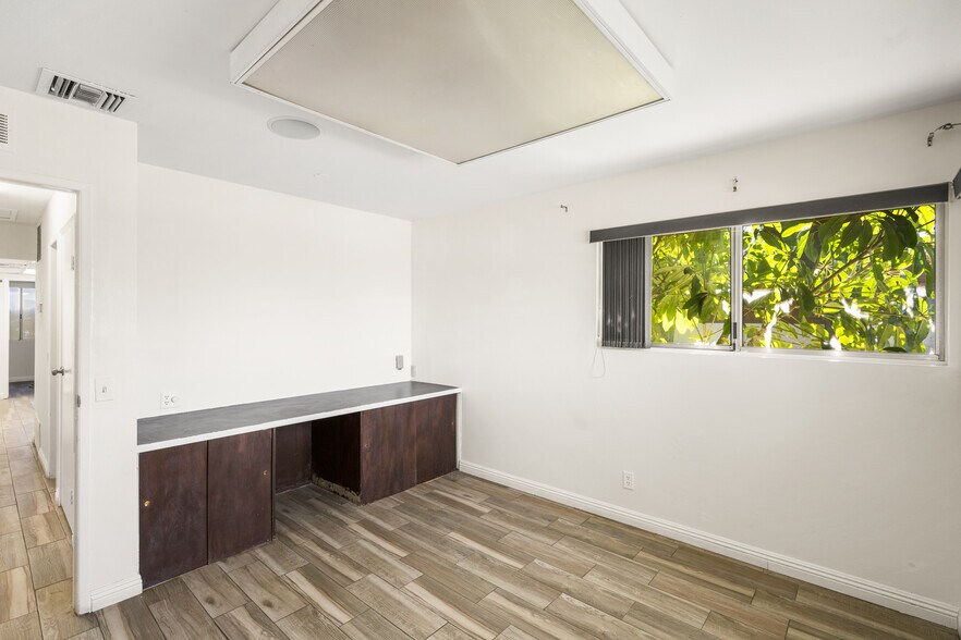 More Photos Of 620 S Euclid St, Anaheim Office For Sale