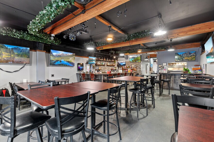 More Photos Of 314 N 4th St, Coeur d'Alene Bar For Sale