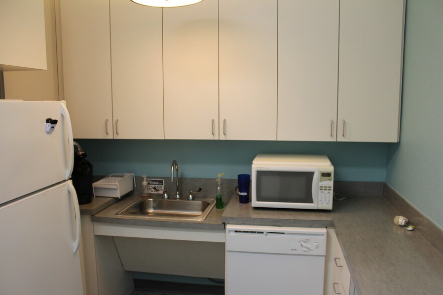 More Photos Of 2216 Forest Park Blvd, Fort Worth General Retail For Lease