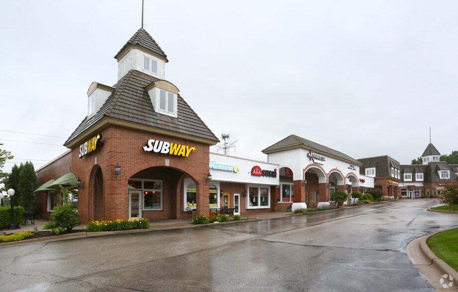 More Photos Of 5101 Washington St, Gurnee General Retail For Lease