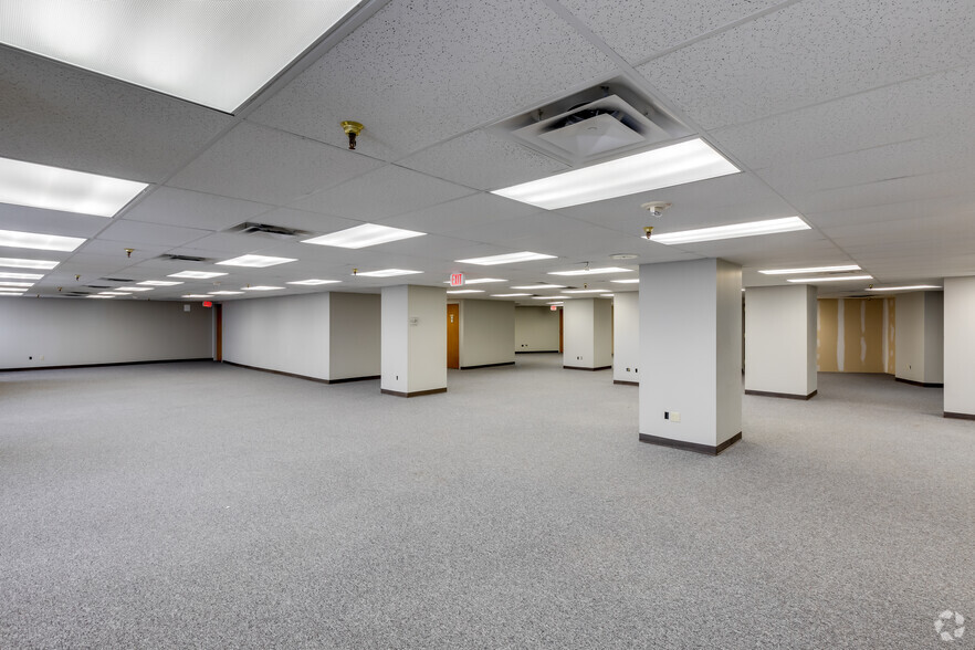 Photo of 39th Floor Ste 60-3935