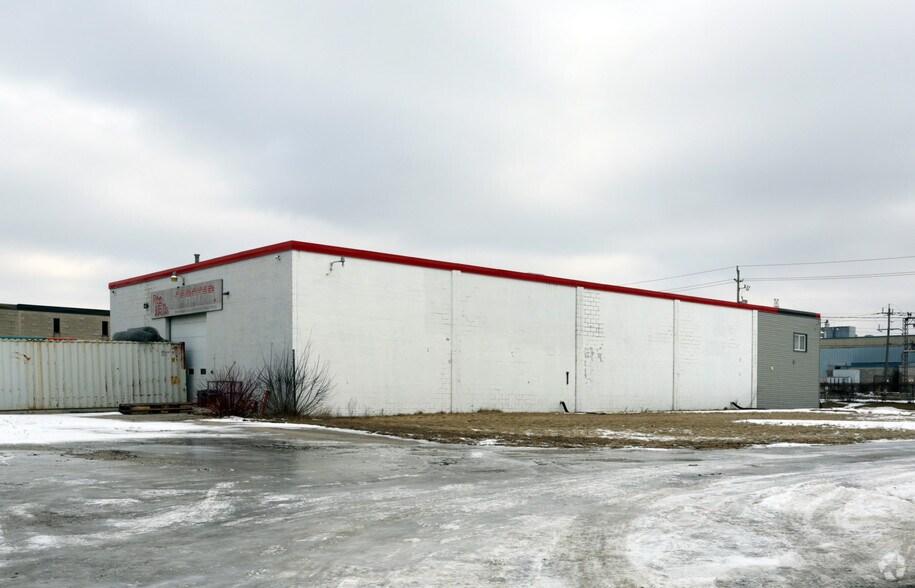 More Photos Of 480 Collier Macmillan Dr, Cambridge Warehouse For Sale