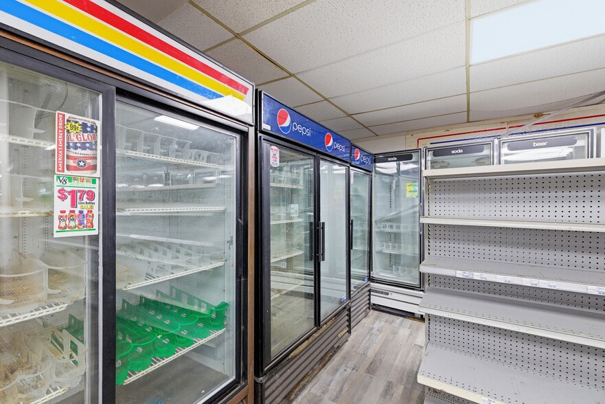 More Photos Of 233 Lexington Ave, Mansfield Convenience Store For Sale