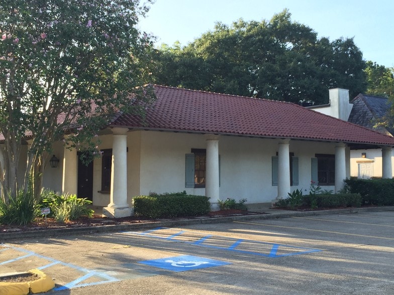 More Photos Of 429 E Airport, Baton Rouge Office For Sale