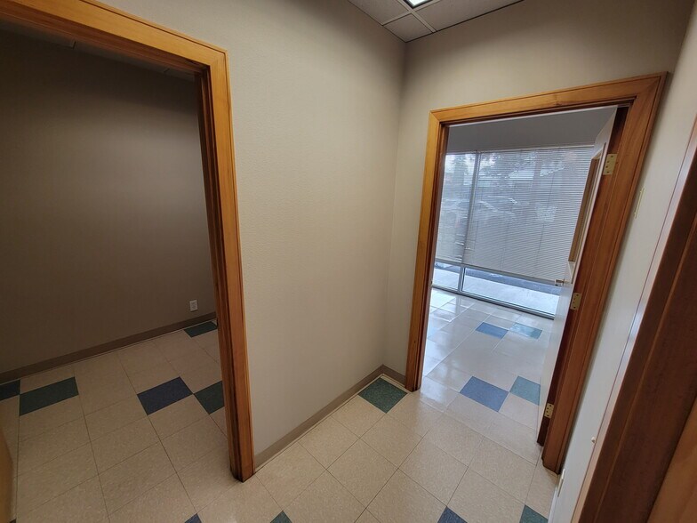 More Photos Of 354 NE Dekalb Ave, Bend Office For Lease