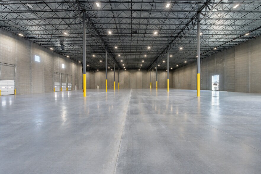 More Photos Of 3000 W 4th St, Chester Distribution For Lease