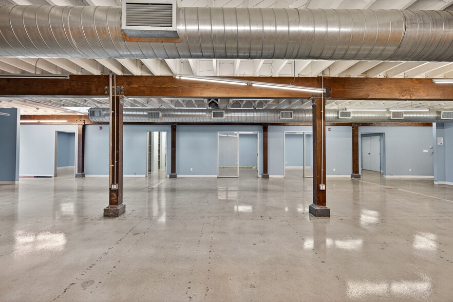 More Photos Of 4716 Vineland Ave, North Hollywood Loft Creative Space For Lease