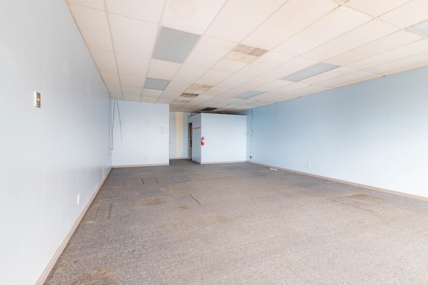 More Photos Of 20095-20119 W 12 Mile Rd, Southfield Storefront For Lease