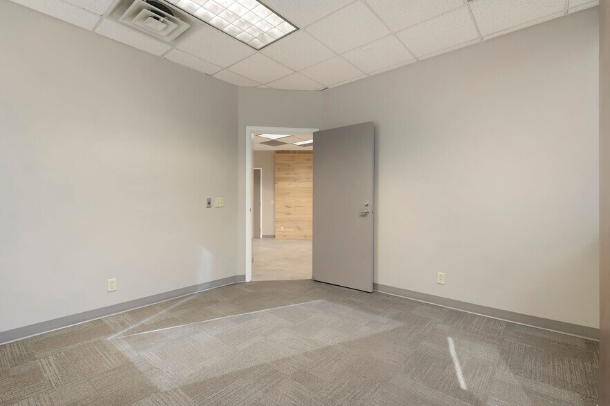 More Photos Of 500 W East Ave, Chico Office For Sale