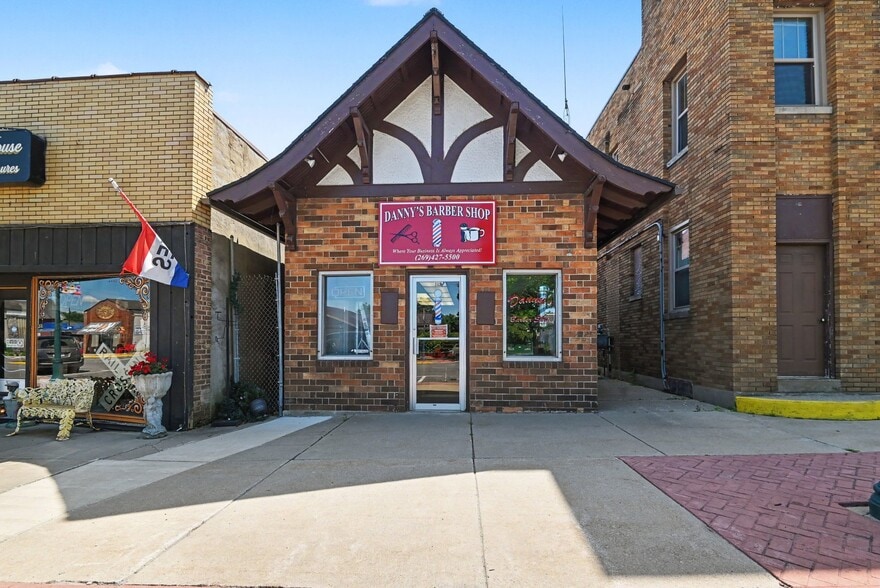 Primary Photo Of 253 W Monroe St, Bangor General Retail For Sale