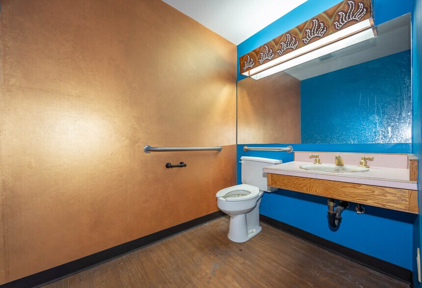 More Photos Of 2 Naco Rd, Bisbee Office For Sale