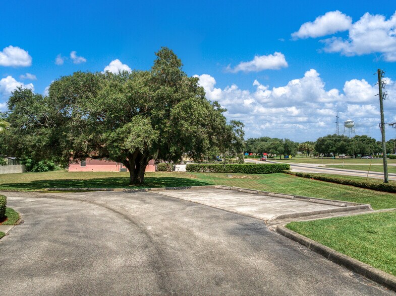 More Photos Of 405 W Interlake Blvd, Lake Placid Office For Sale