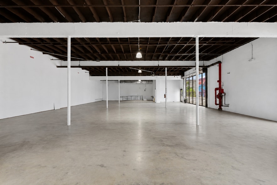 More Photos Of 80 NW 72nd St, Miami Storefront Retail Office For Lease