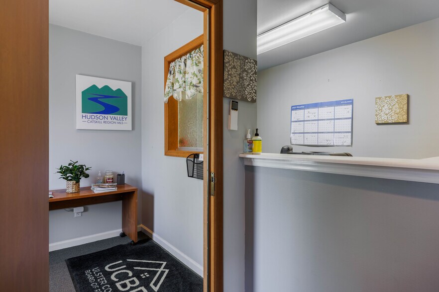 More Photos Of 74 Broadway, Kingston Office For Sale