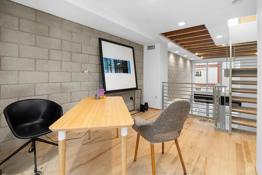 More Photos Of 3450 Cahuenga Blvd W, Los Angeles Office Residential For Sale