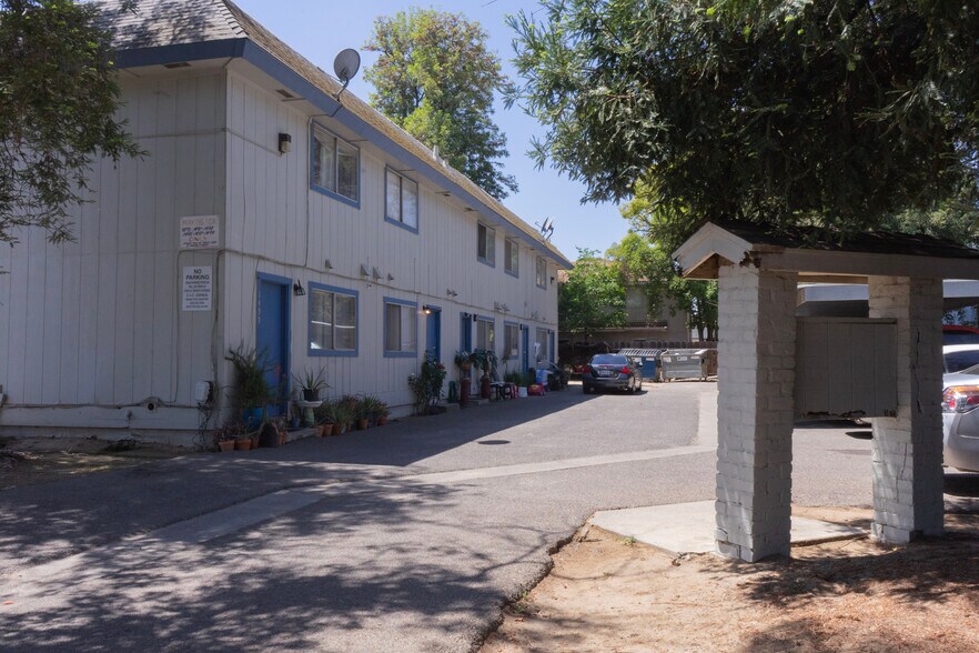 More Photos Of 1491-1499 Bellevue Rd, Atwater Apartments For Sale