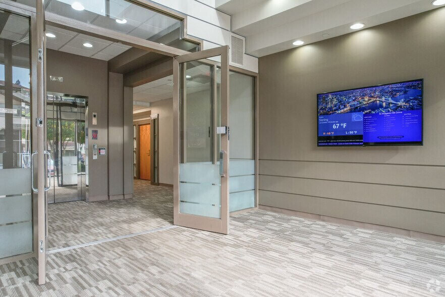 More Photos Of 10 Pidgeon Hill Dr, Sterling Unknown For Lease