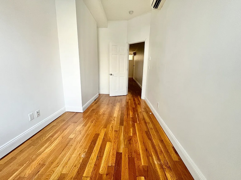 More Photos Of 293 Wyckoff Ave, Brooklyn Apartments For Sale