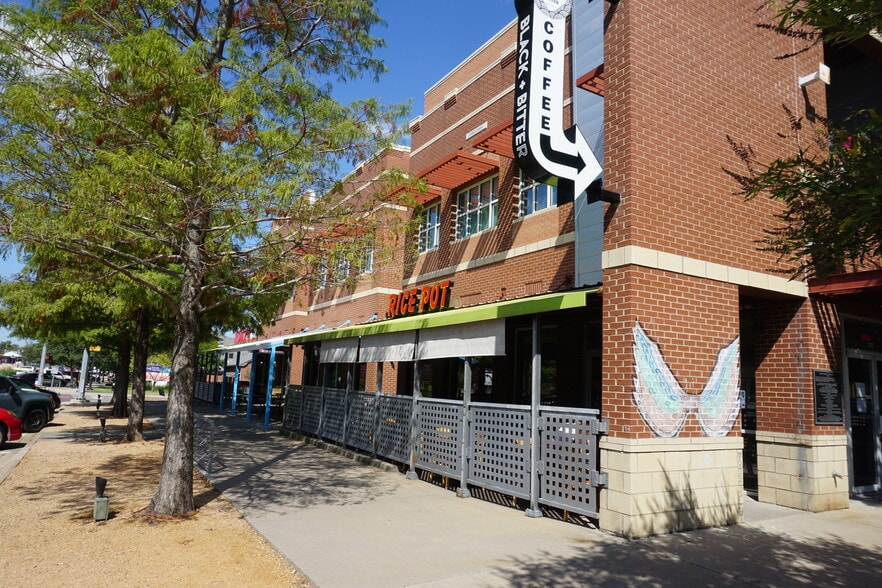 More Photos Of 100 S Main St, Duncanville Storefront Retail Residential For Lease