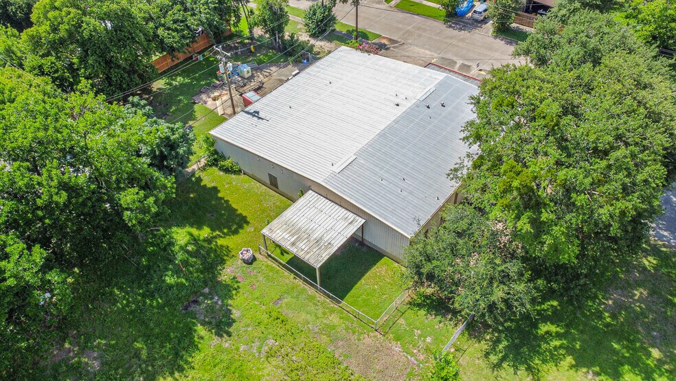 More Photos Of 1407 Blackburn Dr, Pasadena Office For Sale