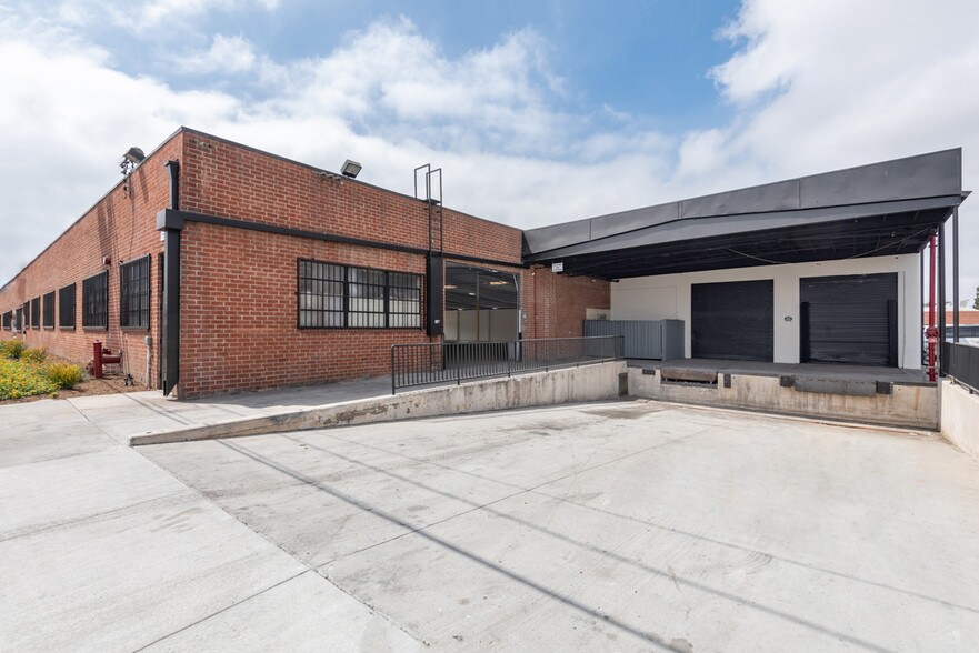 More Photos Of 3355 W El Segundo Blvd, Hawthorne Warehouse For Lease