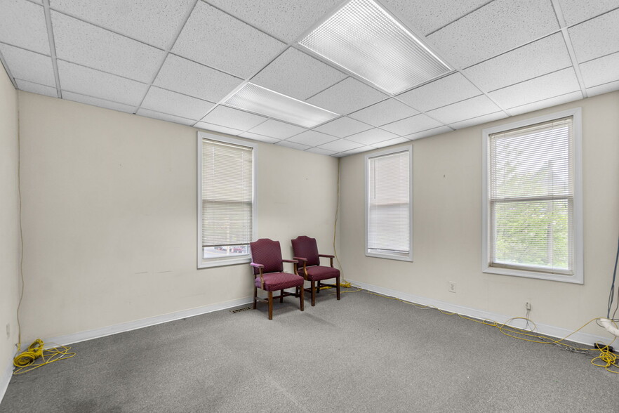 More Photos Of 300 Allegheny Ave, Towson Office For Sale