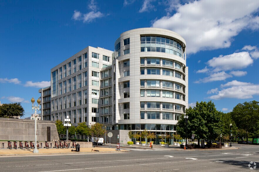 More Photos Of 101 Constitution Ave NW, Washington Office For Lease