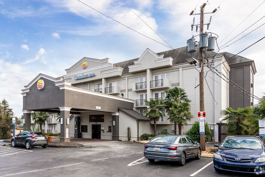 Primary Photo Of 5793 Roswell Rd NE, Atlanta Hotel For Sale