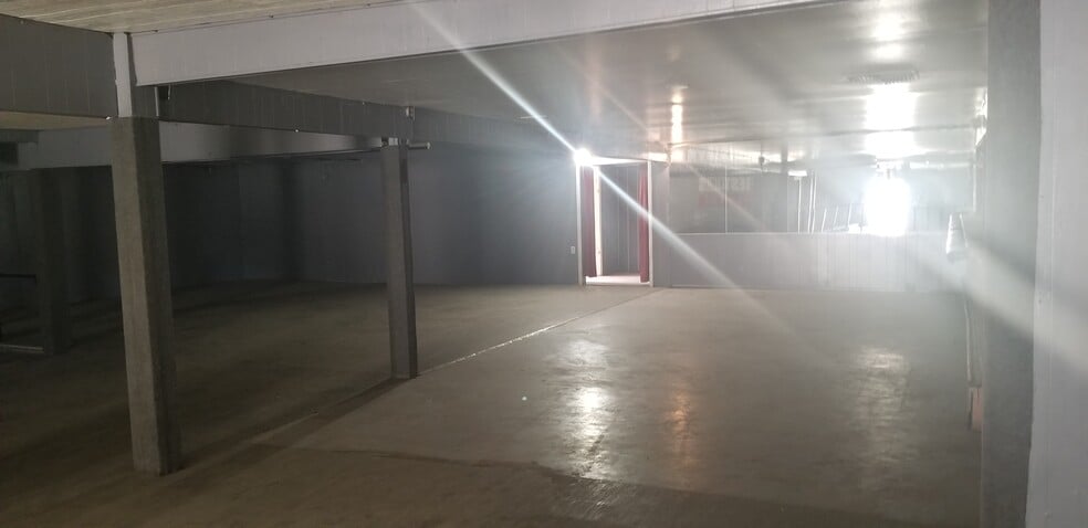 More Photos Of 2435 S K St, Tulare Bar For Sale