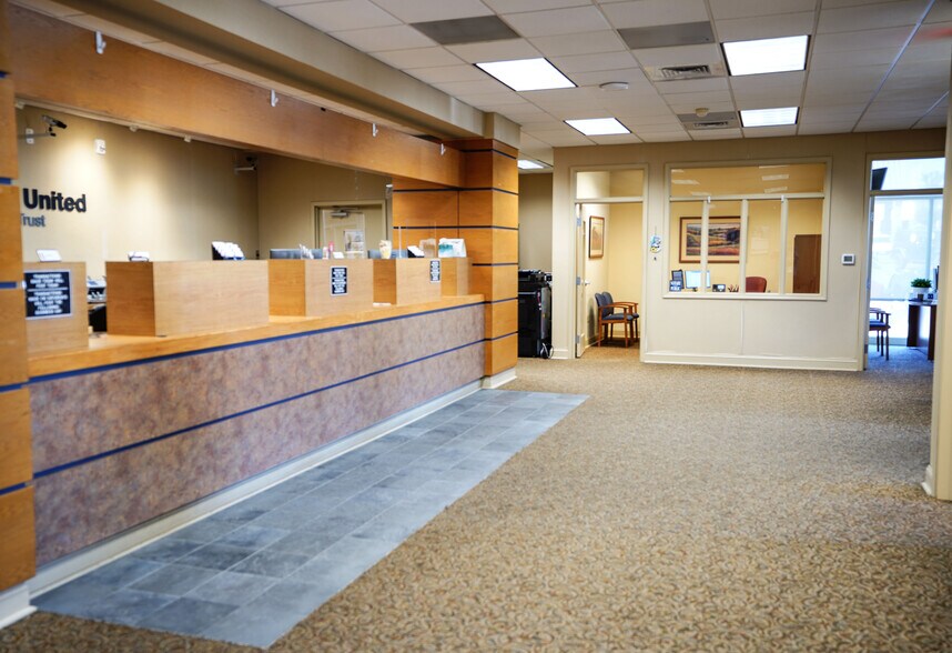 More Photos Of 102 Baughmans Ln, Frederick General Retail For Sale