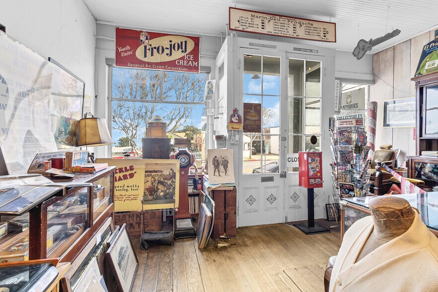 More Photos Of 883 Lighthouse Ave, Monterey General Retail For Sale