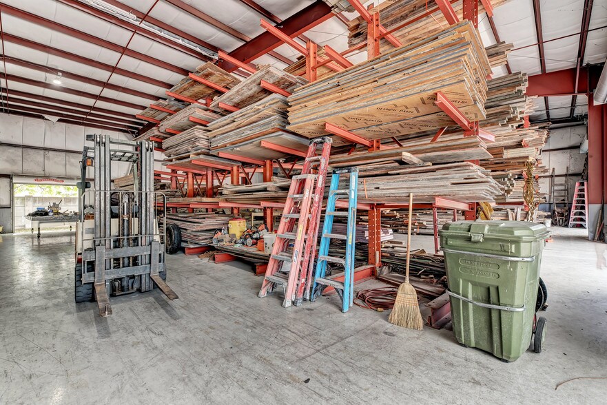 More Photos Of 1926 18th St, Sarasota Warehouse For Sale