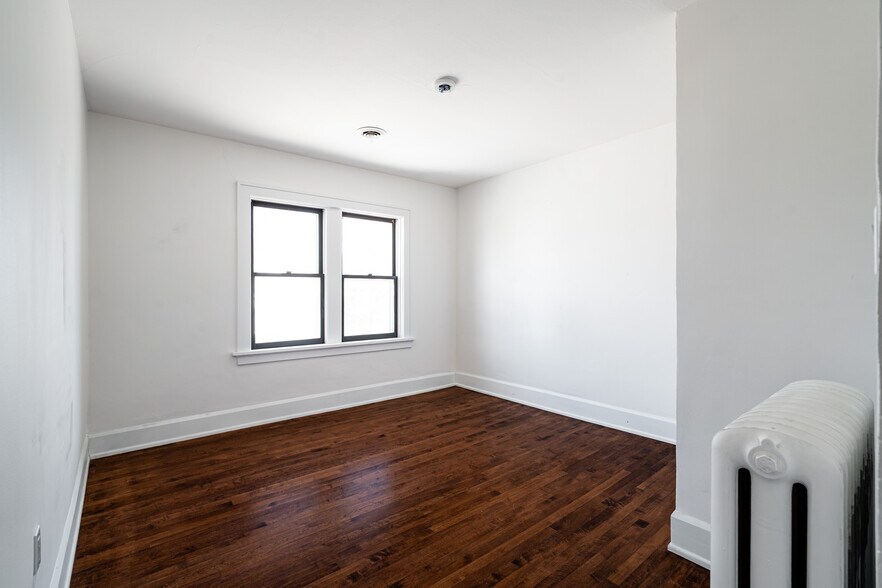 More Photos Of 3701 E Layton Ave, Cudahy Storefront Retail Residential For Sale