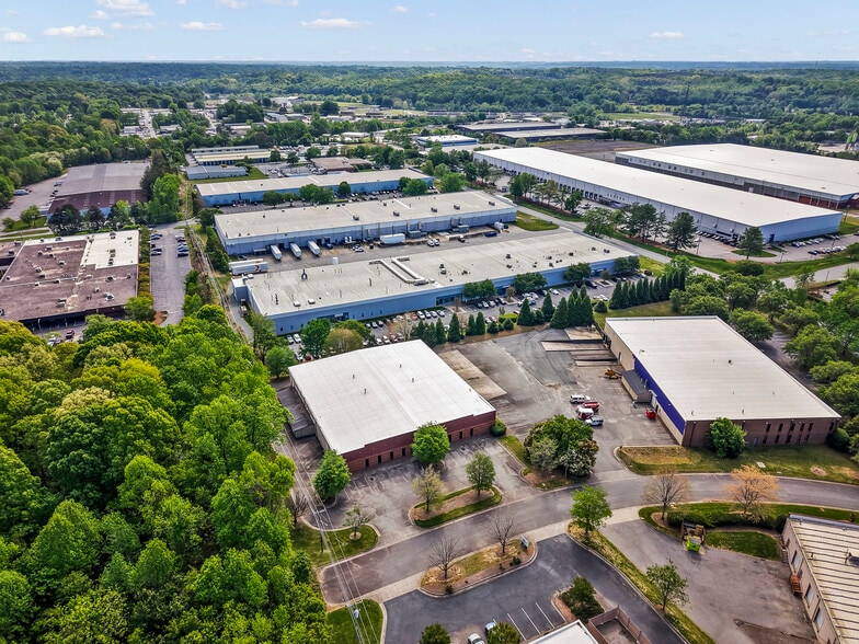 More Photos Of 2595 Viceroy Dr, Winston-Salem Warehouse For Lease