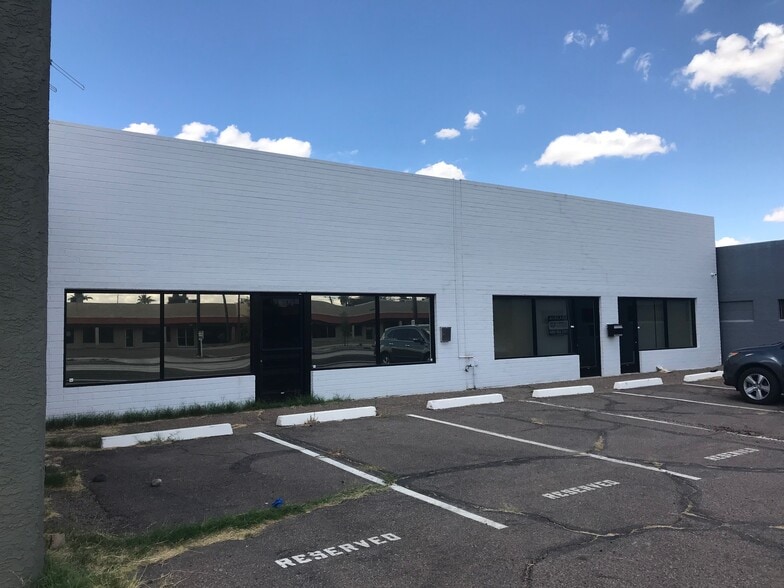 More Photos Of 910 E Main St, Mesa Showroom For Lease