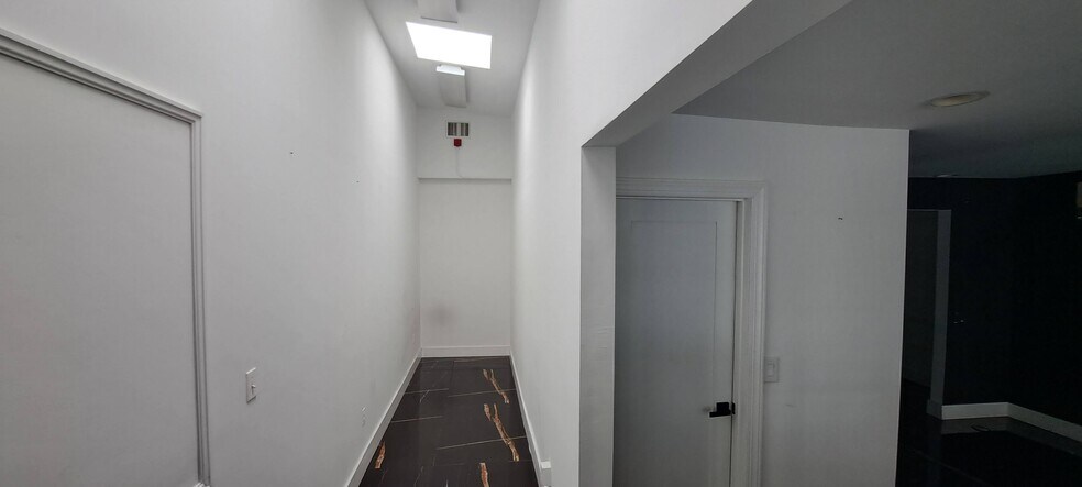 More Photos Of 21-23 N Dean St, Englewood Freestanding For Lease
