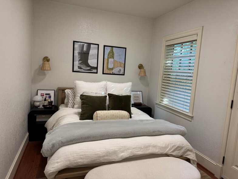 More Photos Of 1707 Taylor Ave N, Seattle Apartments For Sale