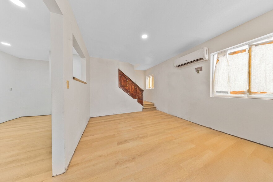 More Photos Of 38652 9th St E, Palmdale Apartments For Sale