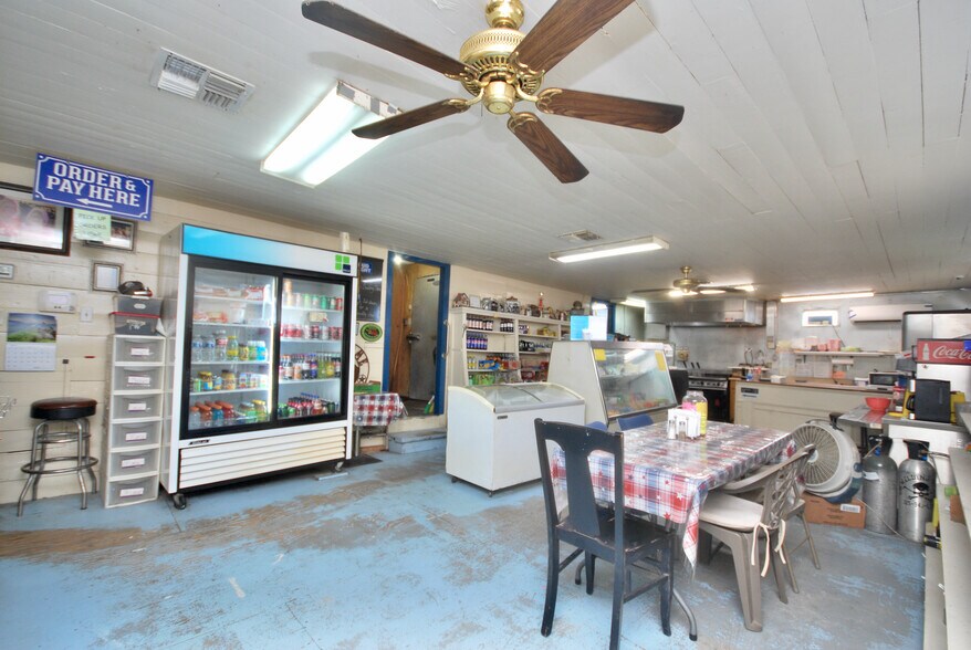 More Photos Of 12604 N State Highway 95, Cistern Restaurant For Sale