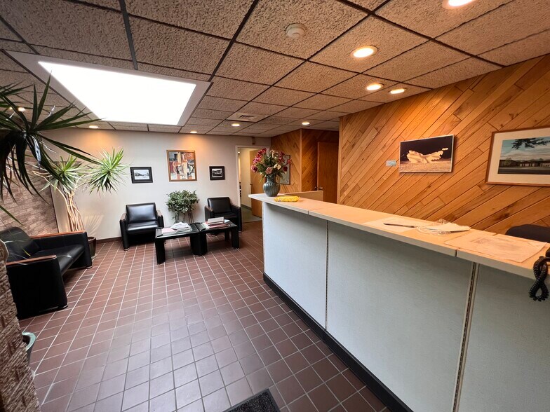 More Photos Of 285 Market St, Lockport Office For Sale