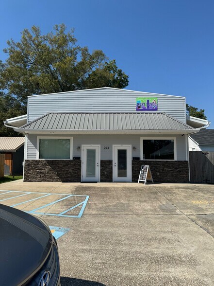 Primary Photo Of 276 E Pine St, Ponchatoula Office For Sale