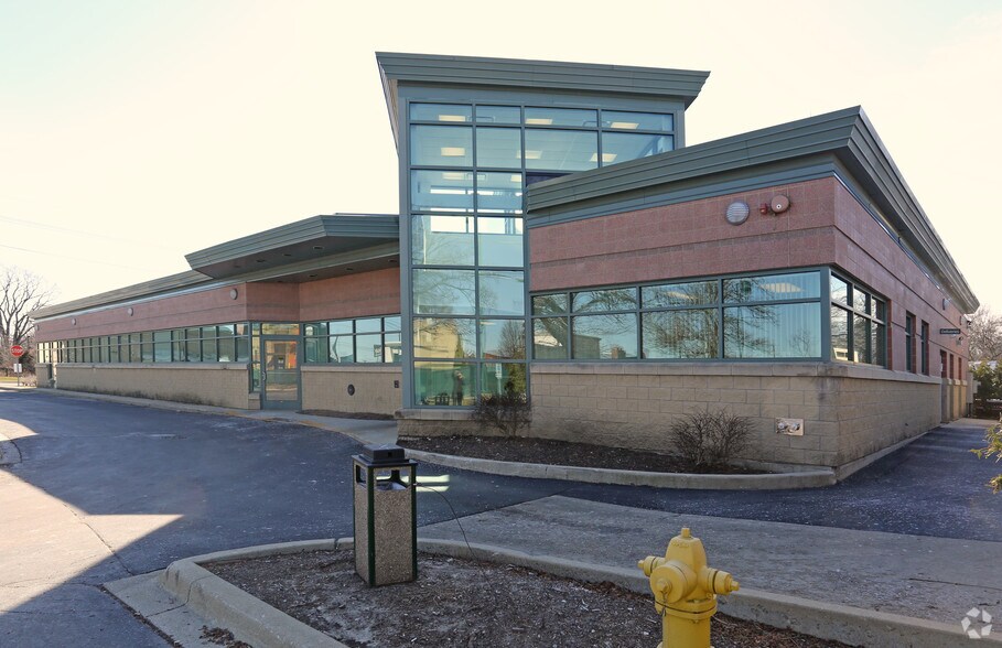 More Photos Of 530 N Cass Ave, Westmont Medical For Lease