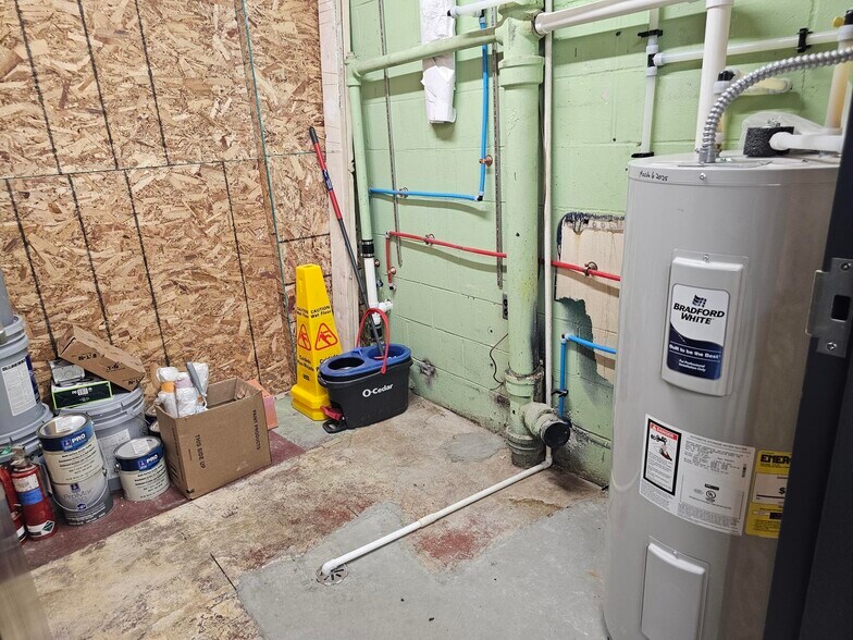 More Photos Of 321 W Clifton St, Tomah General Retail For Sale