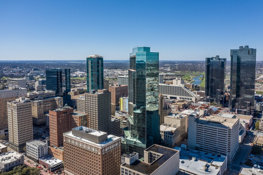 More Photos Of 777 Main St, Fort Worth Office For Lease