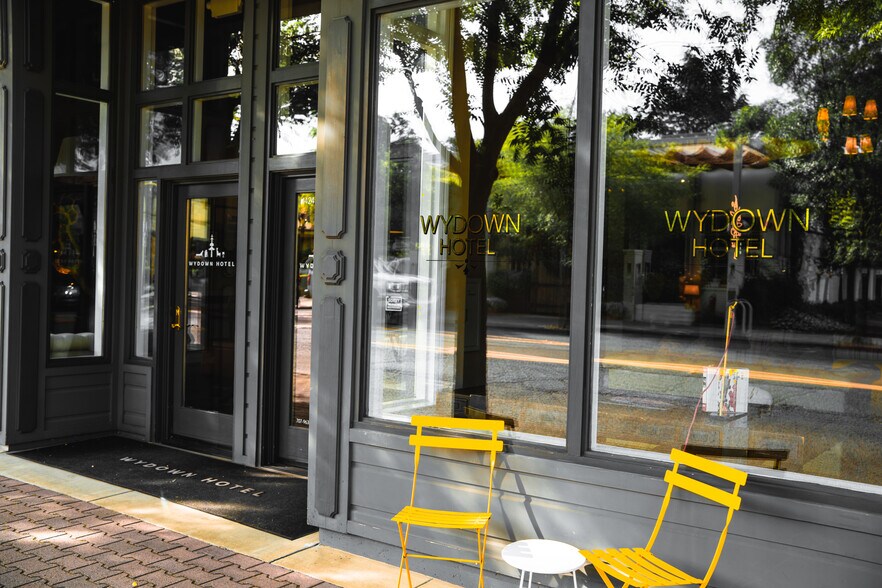 More Photos Of 1420-1428 Main St, Saint Helena Hotel For Sale