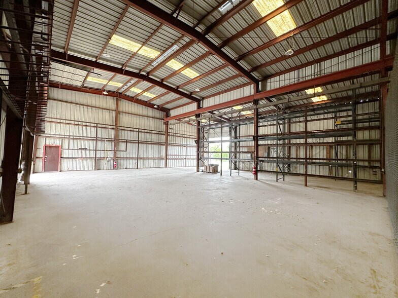 More Photos Of 13430 Conklin Ln, Houston Industrial For Lease