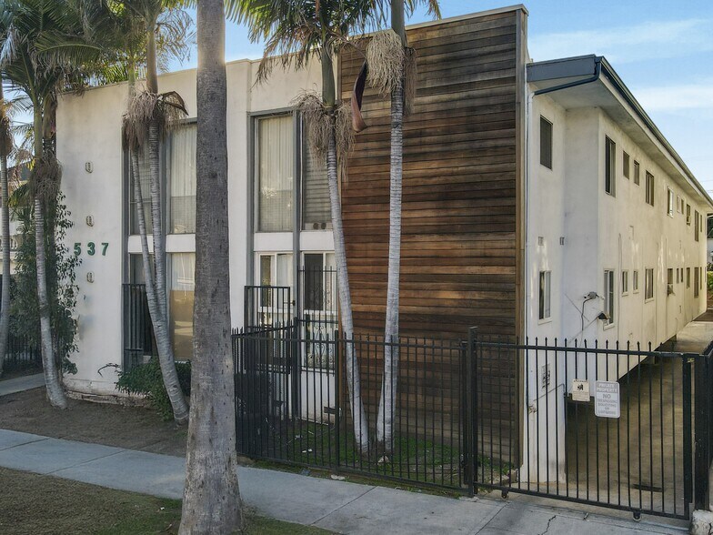 Primary Photo Of 537 S Gramercy Pl, Los Angeles Apartments For Sale